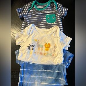 Bundle of 3️⃣ Little Sleepies Bodysuits